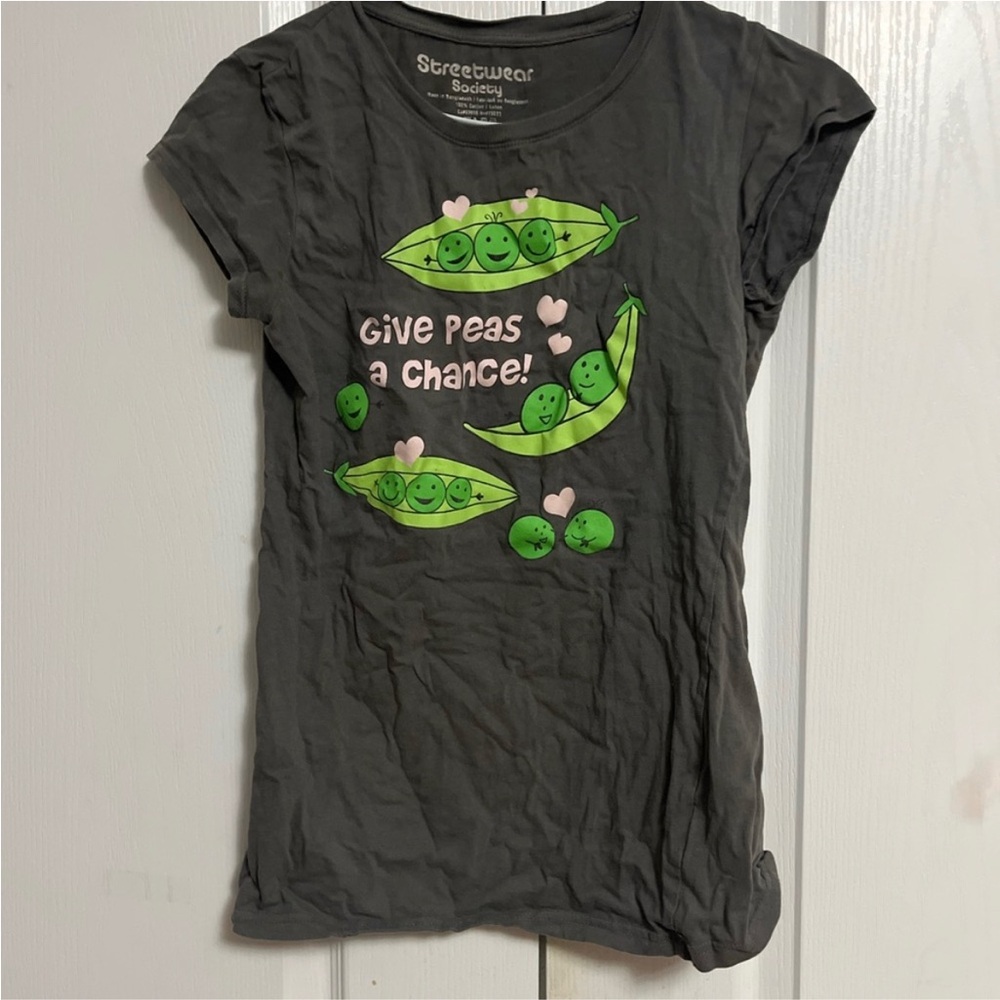 Youth/Pre-Teen Girls Gray “Give Peas a Chance” Graphic Tee